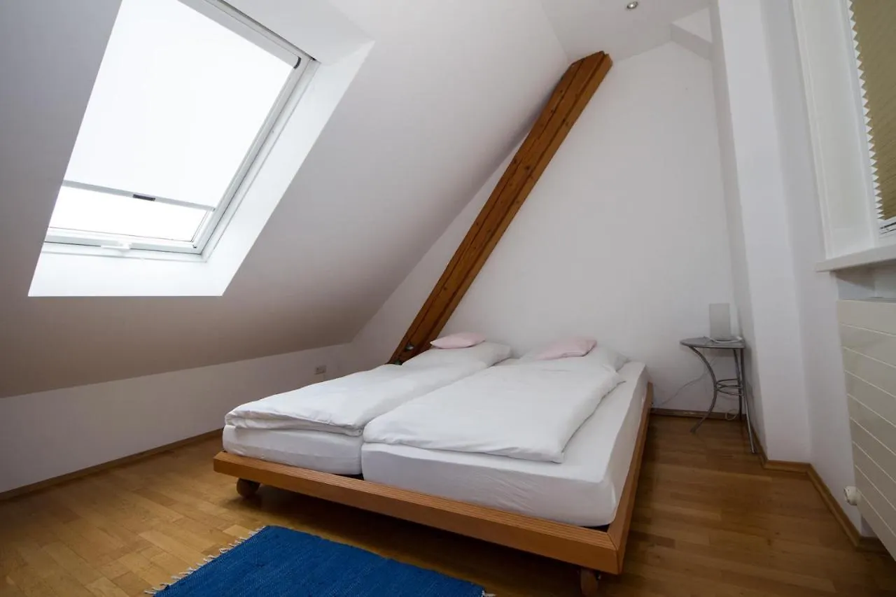 Ferienwohnungen Weingut Deufel Lindau  Apartment